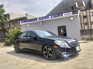Mercedes-Benz E350 Base 4Matic Sedan AWD (3.5L 6cyl 7A) 2010 Black