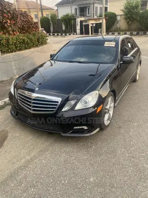 Mercedes-Benz E350 Base 4Matic Sedan AWD (3.5L 6cyl 7A) 2011 Black
