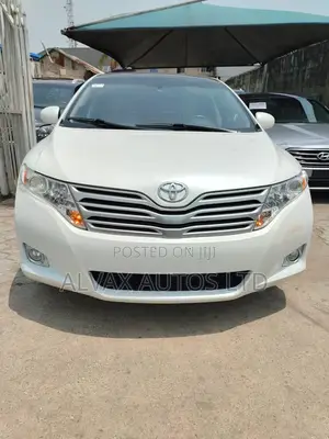 Toyota Venza XLE 2011 White