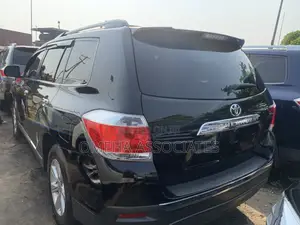 Toyota Highlander Limited 3.5l 4WD 2013 Black