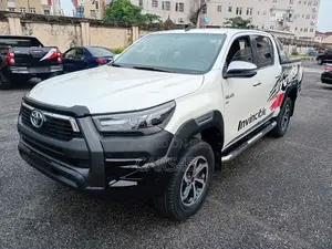 Toyota Hilux 2018 White