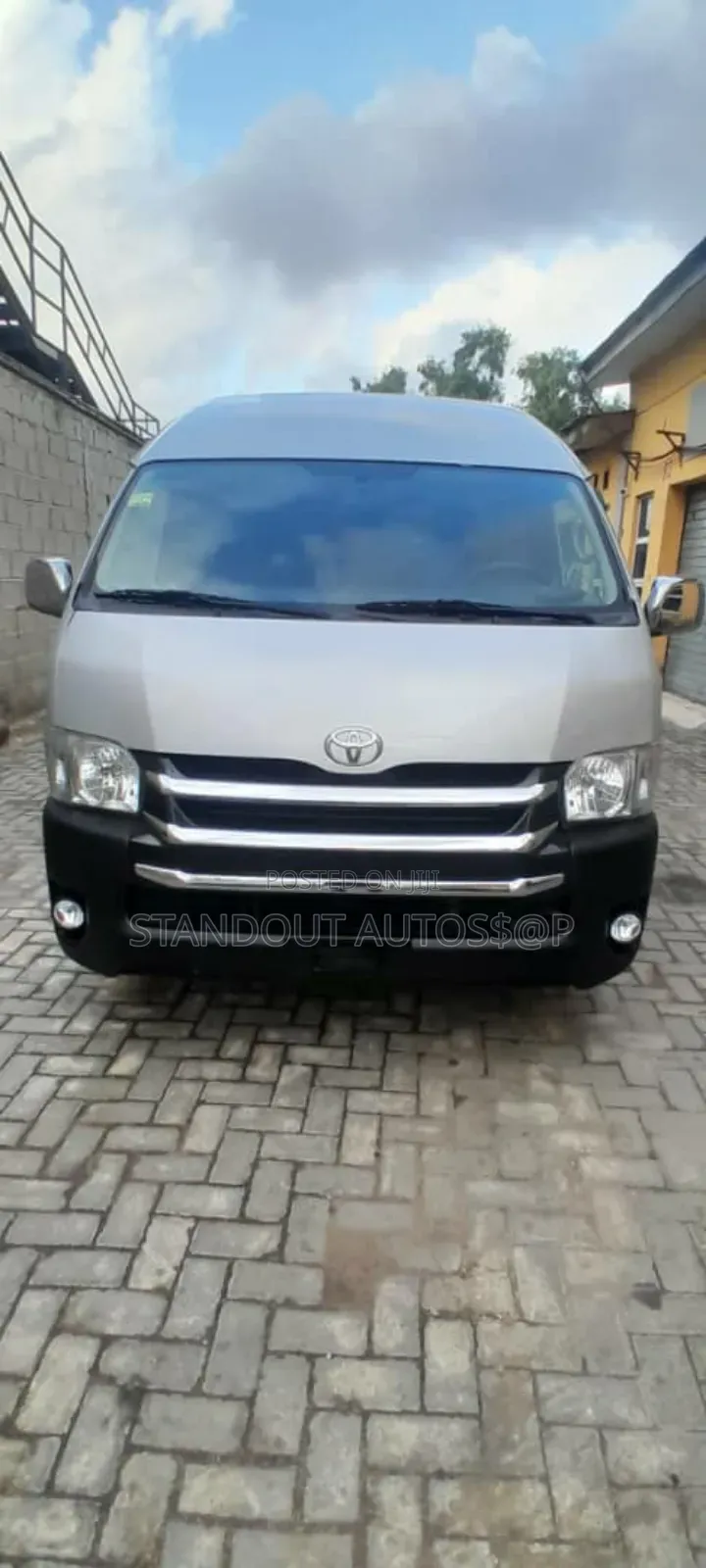 Toyota HiAce 2018 Silver