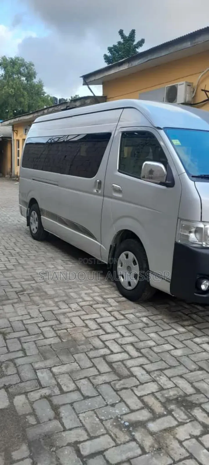 Toyota HiAce 2018 Silver