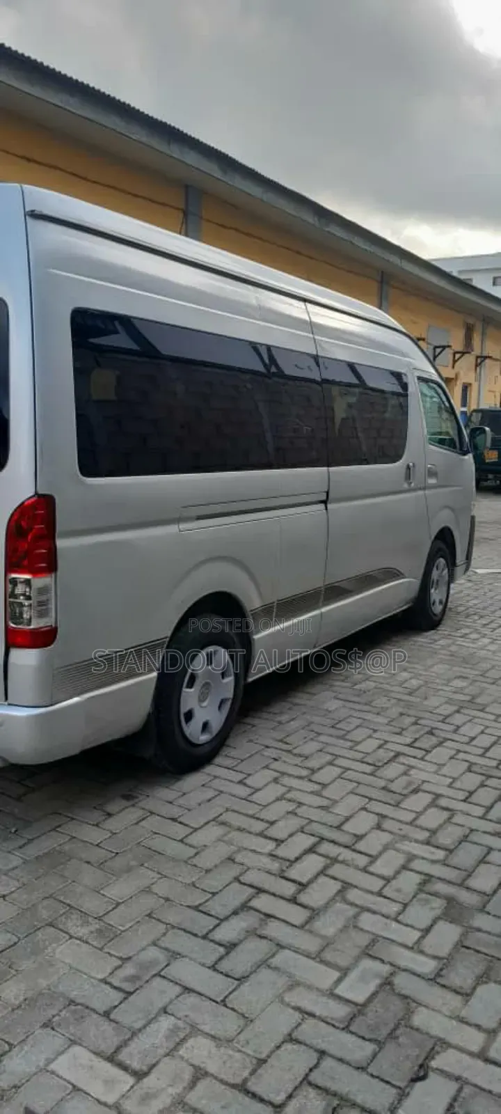 Toyota HiAce 2018 Silver