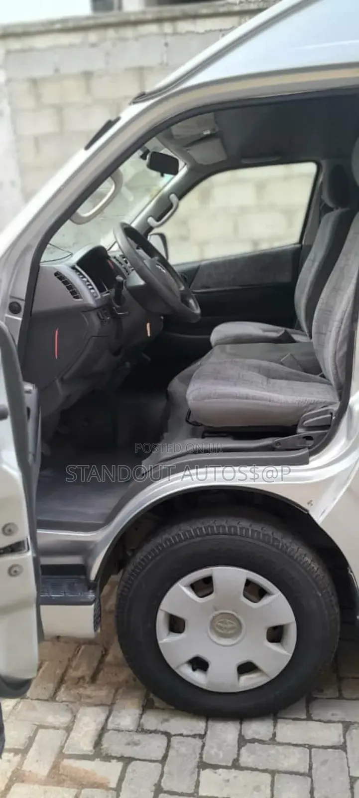 Toyota HiAce 2018 Silver