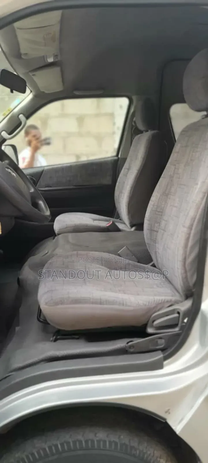 Toyota HiAce 2018 Silver