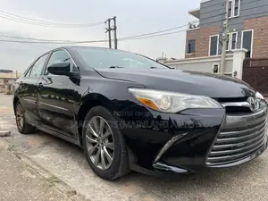 Toyota Camry XLE 4dr Sedan (3.5L 6cyl 6A) 2015 Black
