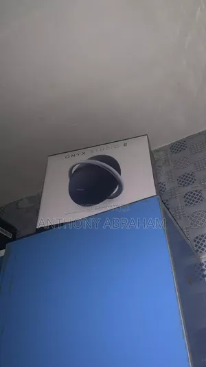 Onyx Studio 8