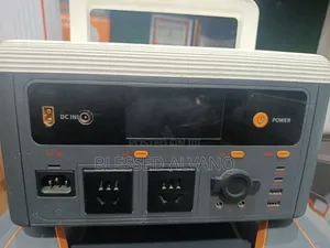 Emzy Solar Generator(700w)