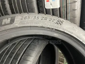 Michelin Pilot Sport 4 S (285/35 Zr22) - Brand New