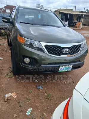 Kia Sorento 2011 Green