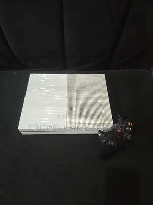 Clean Xbox One S 500gb With 5 Games and 1 Pad Available for Sale