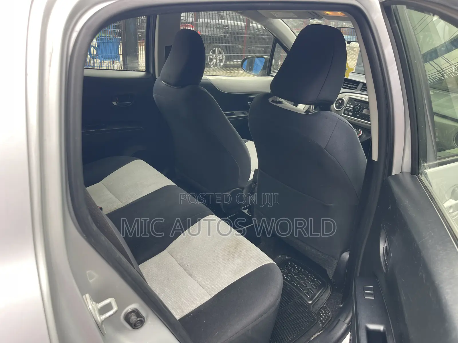 Toyota Yaris 2013 Silver