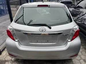 Toyota Yaris 2013 Silver
