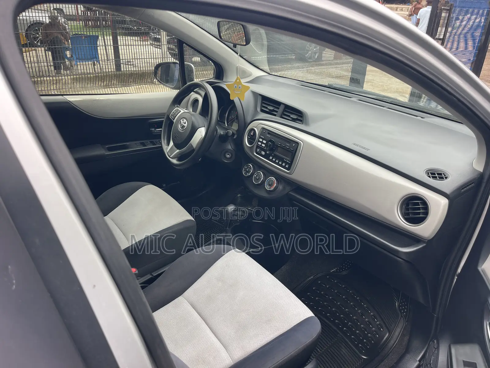 Toyota Yaris 2013 Silver