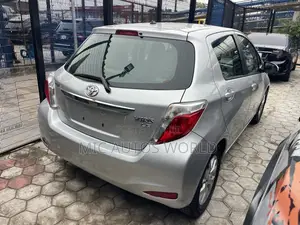 Toyota Yaris 2013 Silver