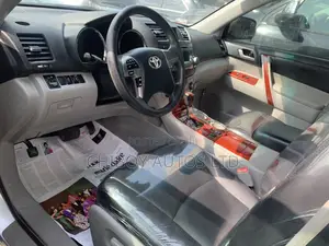 Toyota Highlander 2012 Silver