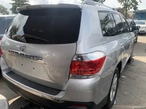 Toyota Highlander 2012 Silver