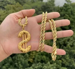 Elegant Unisex Gold-Plated Jewelry Set – Necklace and Pendant