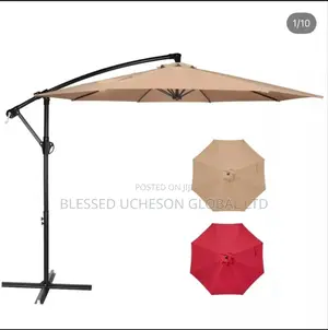 Cantilever Outdoor Garden Umbrella.