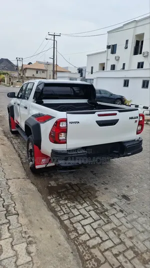 New Toyota Hilux 2025 White
