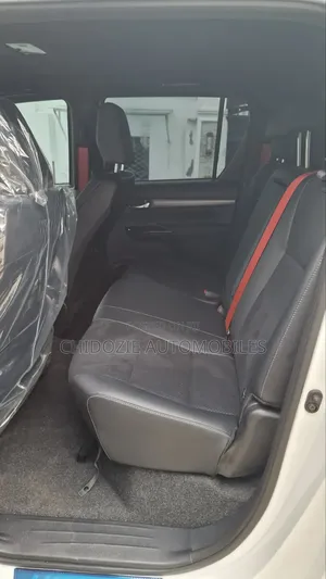 New Toyota Hilux 2025 White