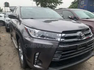 Toyota Highlander Limited 4dr SUV AWD (3.5L 6cyl 6A) 2015 Gray