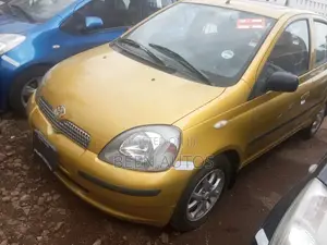 Toyota Yaris 1.3 Sol 2004 Gold
