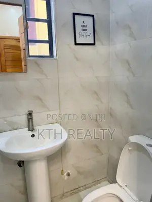 Furnished 3bdrm House in Off Admiralty Road, Lekki Phase 1 for rent