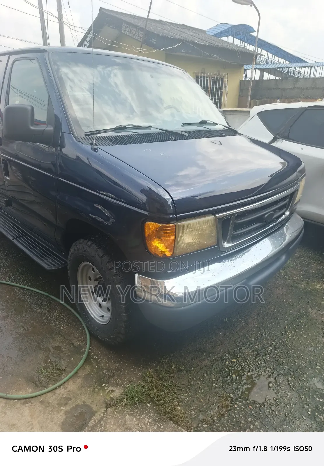 Ford E350 2003 Blue
