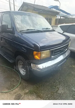 Ford E350 2003 Blue