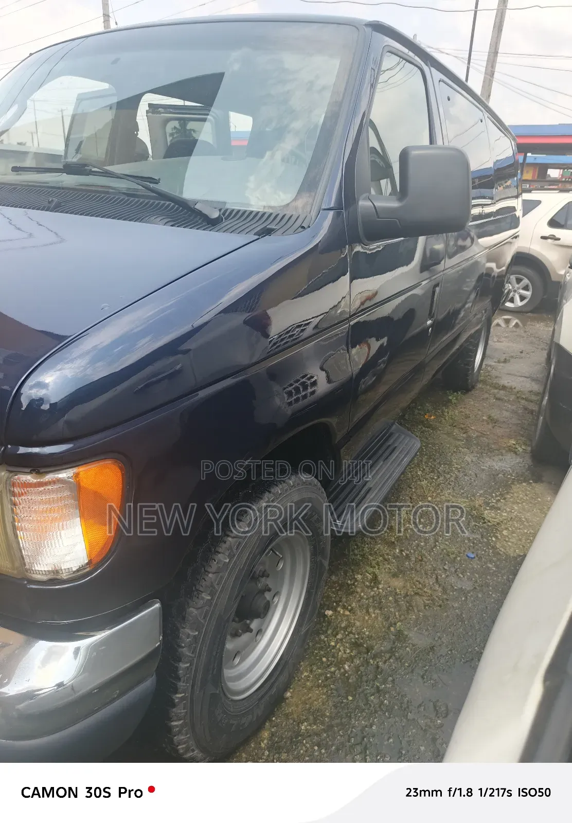 Ford E350 2003 Blue