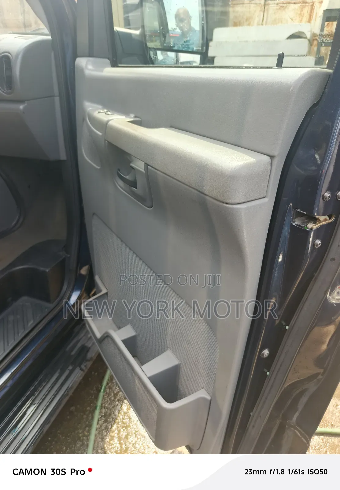 Ford E350 2003 Blue