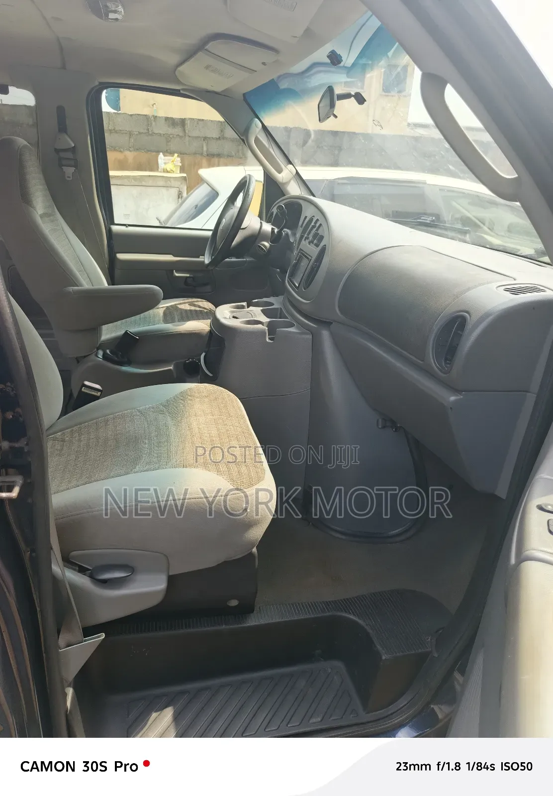 Ford E350 2003 Blue