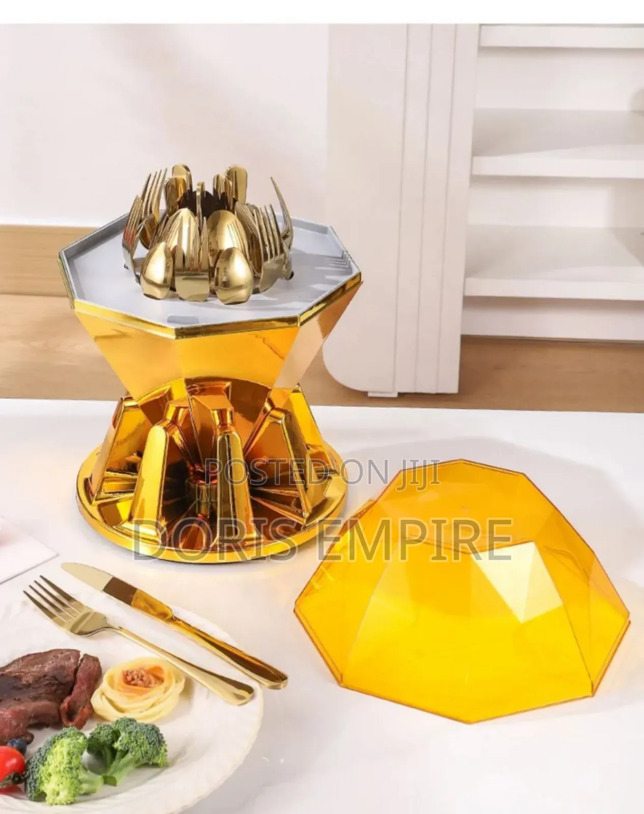24pcs Luxury Diamond Shape Gold Cutlery.