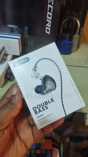 In Ear Headphone With Microphone