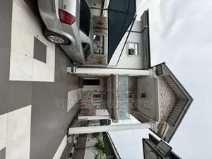 5bdrm Duplex in Ndamati Off St. John, Wimpy for sale
