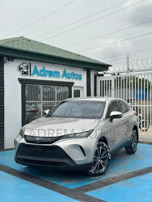 Toyota Venza XLE 2021 Gold
