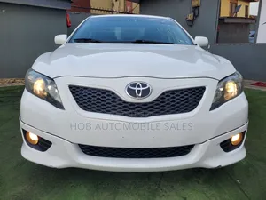 Toyota Camry SE 4dr Sedan (2.5L 4cyl 6A) 2011 White