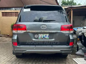 Toyota Land Cruiser 4.5 V8 VXR 2013 Gray