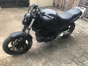 Yamaha 2010 Black