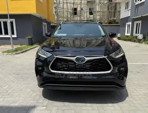 Toyota Highlander Platinum AWD 2024 Black