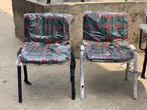 S16 v Writing Chair