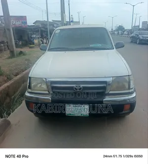 Toyota Tacoma 2003 White