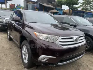 Toyota Highlander 3.5L 4WD 2013 Red