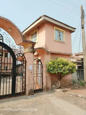6bdrm Duplex in Benin City for sale