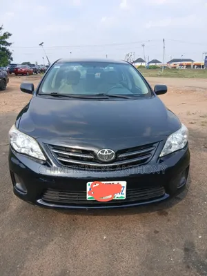 Toyota Corolla LE 4dr Sedan (1.8L 4cyl 4A) 2013 Black