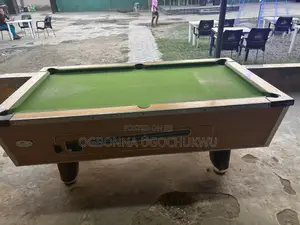 Pool Table (Snooker)
