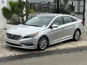 Hyundai Sonata Limited w/Brown Leather 4dr Sedan (2.4L 4cyl 6A) 2015