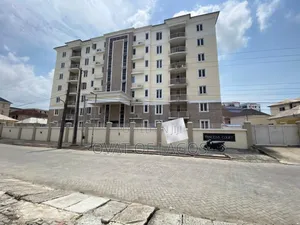 3bdrm Apartment in Lekki Phase 1 for rent